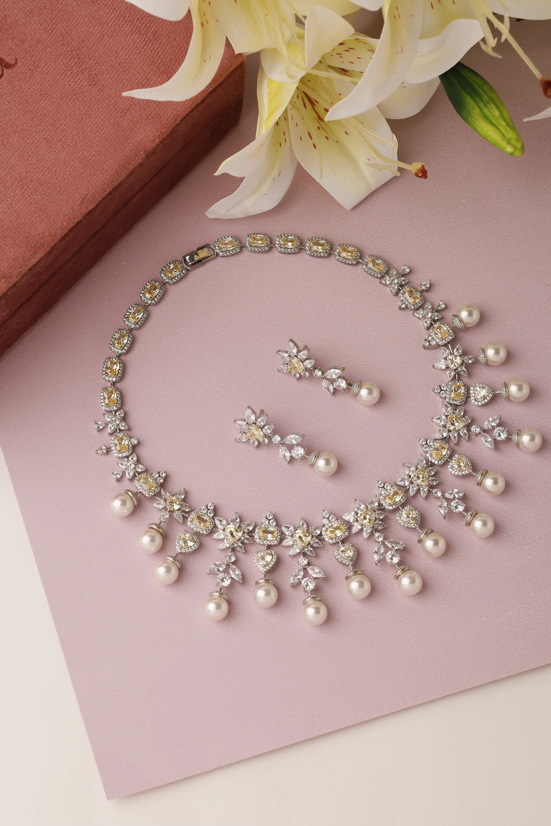 7 Best Jewellery Combinations for a Minimal Yet Luxurious Look