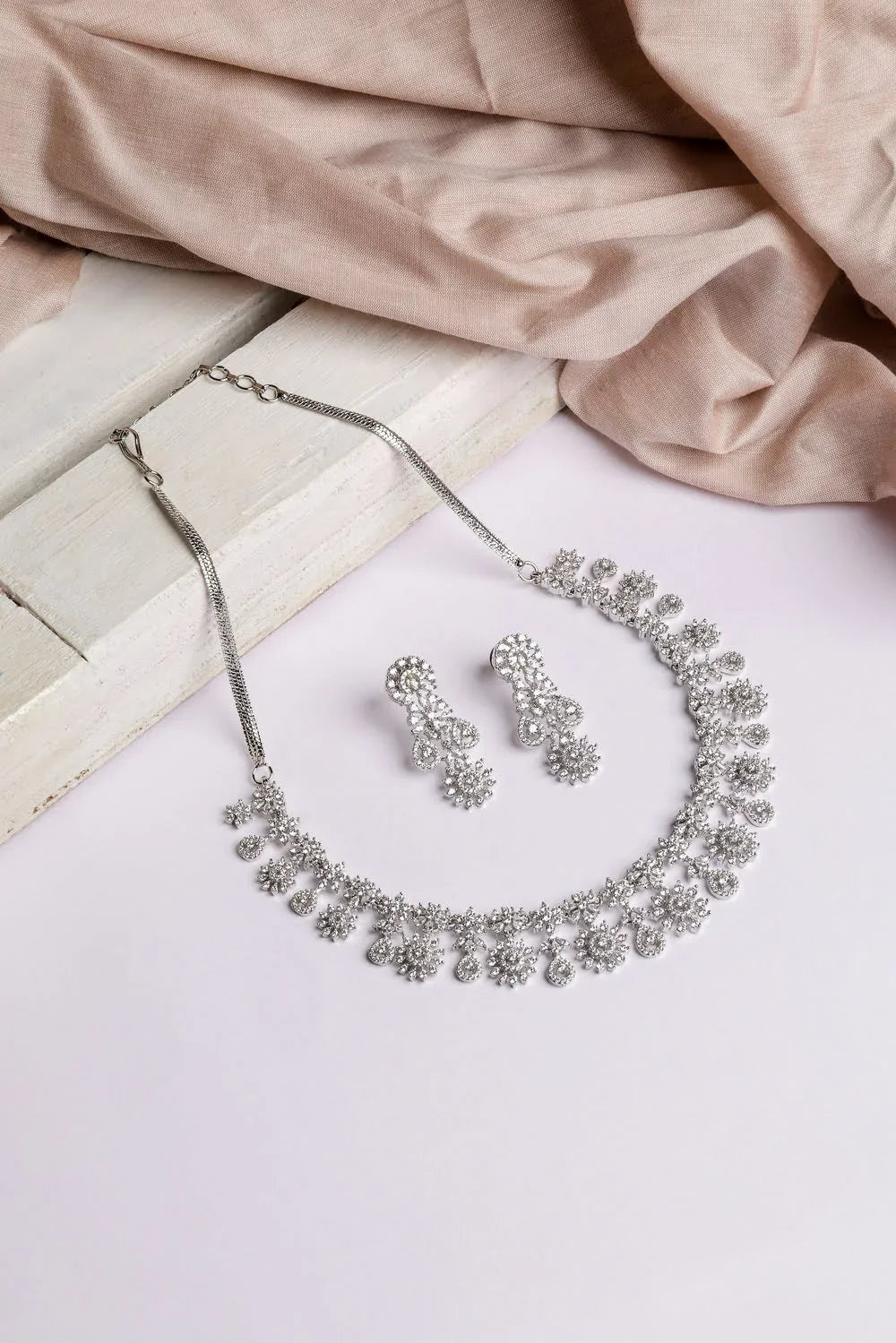 7 Custom Necklace Ideas Inspired by Birthstones and Personal Symbols