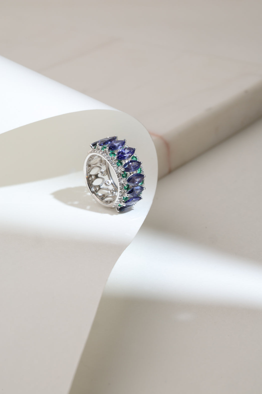 Tanzanite and emerald estate ring