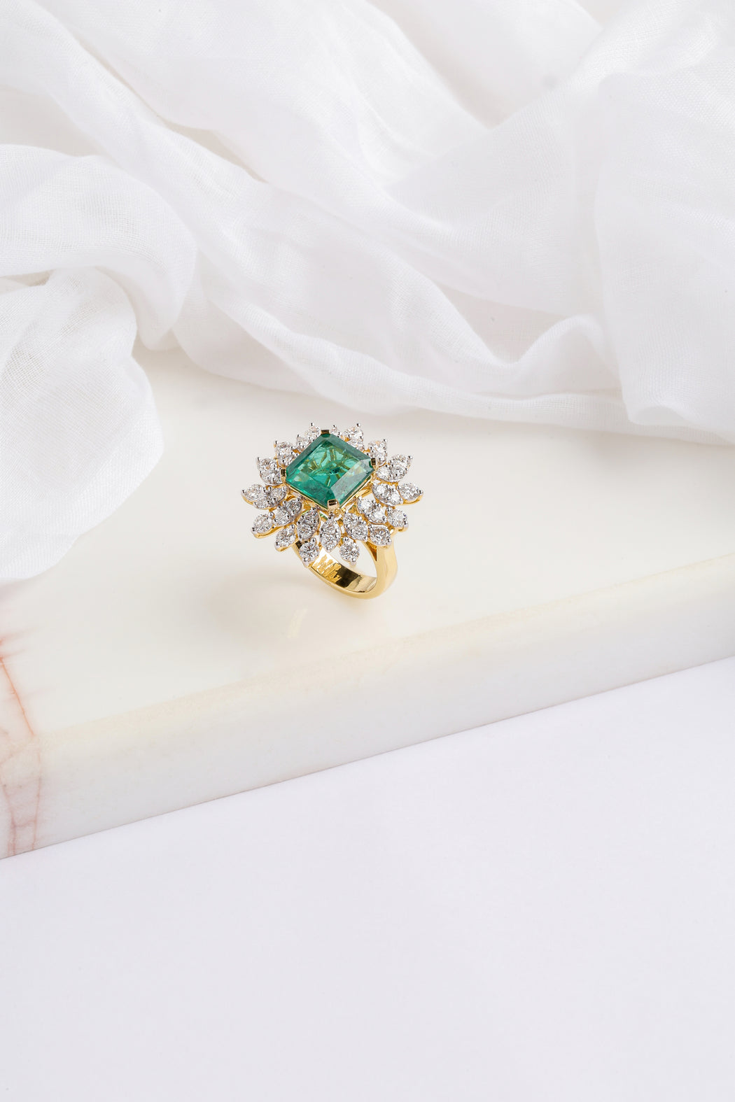 Heera Panna Ring